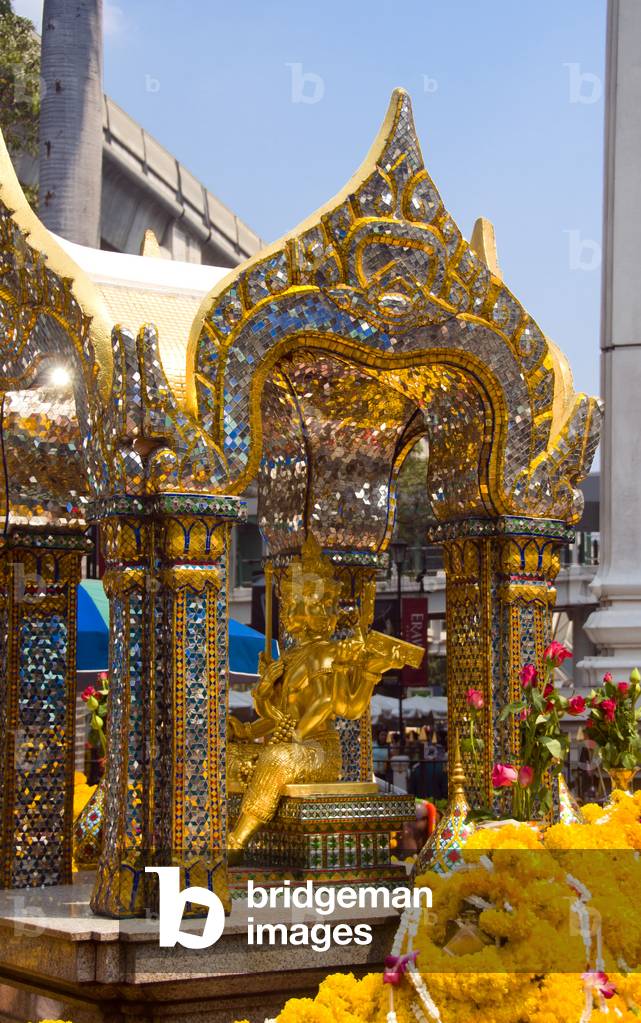 Thailand: Erawan Shrine (San Phra Phrom), Bangkok