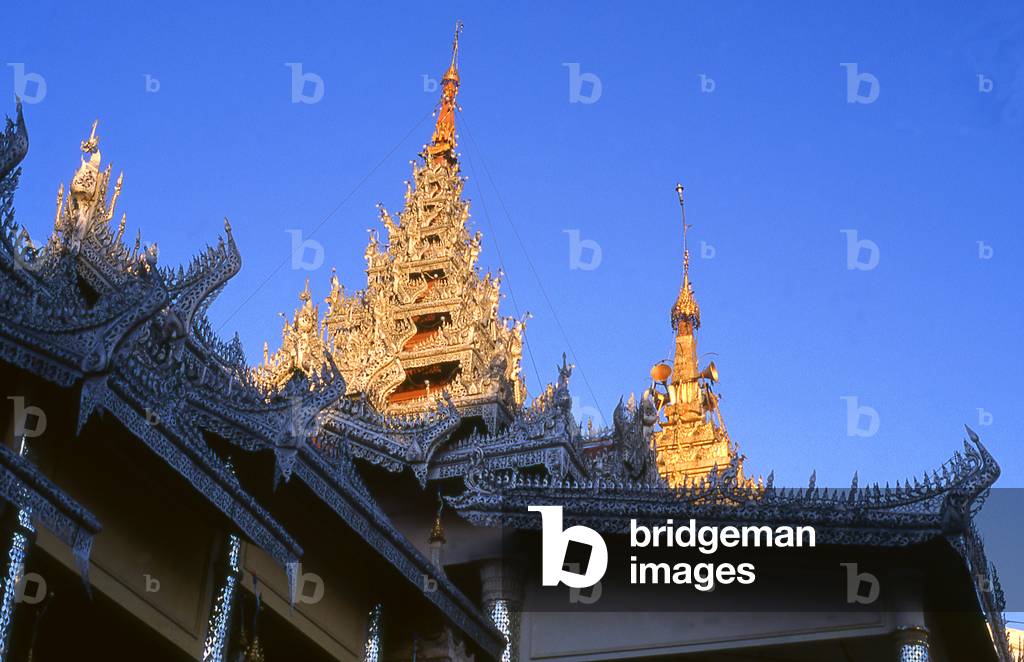 Burma / Myanmar: The sun sets on the Setkyathiha Paya, Mandalay