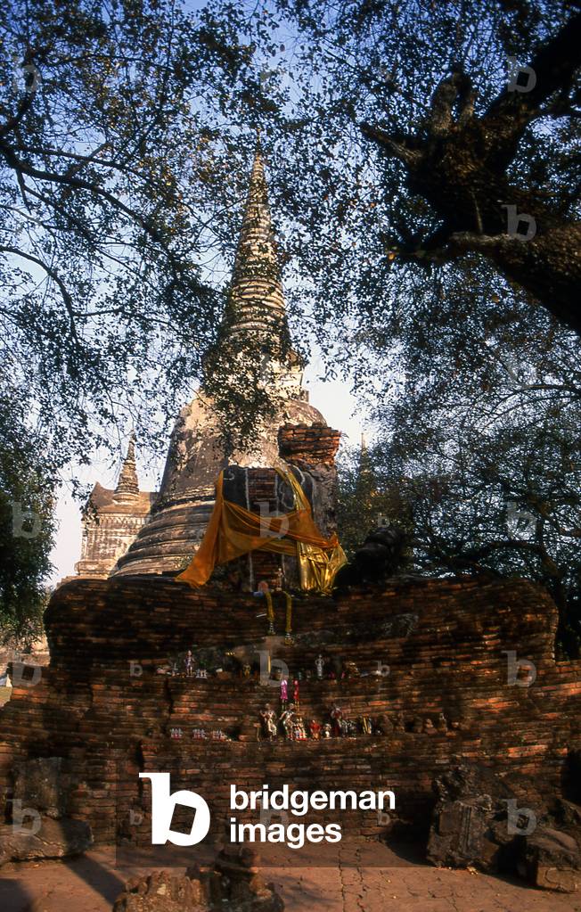 Thailand: Ruined chedi behind Wat Phra Si Sanphet, Ayutthaya Historical Park