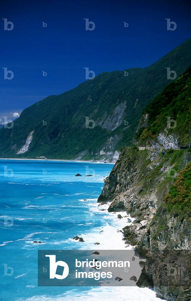 Taiwan: The Suhua Highway runs along Taiwan's East Coast above the Pacific Ocean clinging to the spectacular Chingshui (Qingshui) Cliffs
