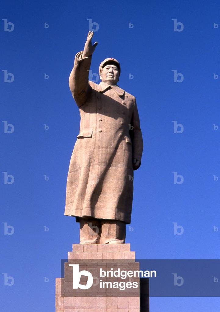 China: Statue of Mao Zedong (1893-1976) Chairman of the People's Republic of China, Kashgar, Xinjiang Province