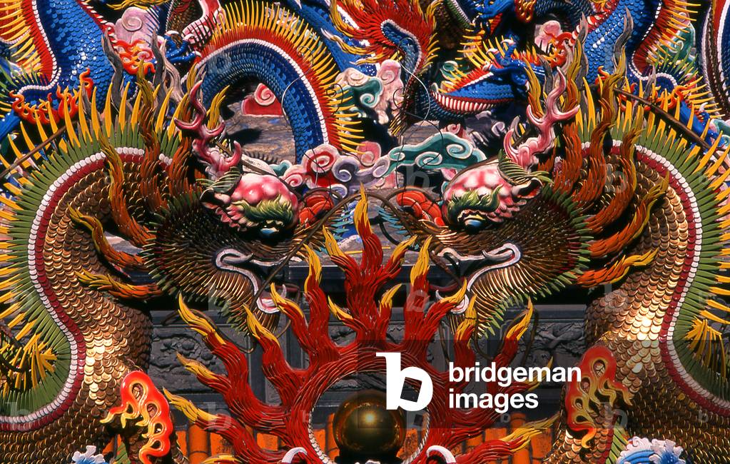 Taiwan: Dragon-adorned roof of the Nantien Temple (Nantien Guan), Nanfang Ao, Northeast Coast