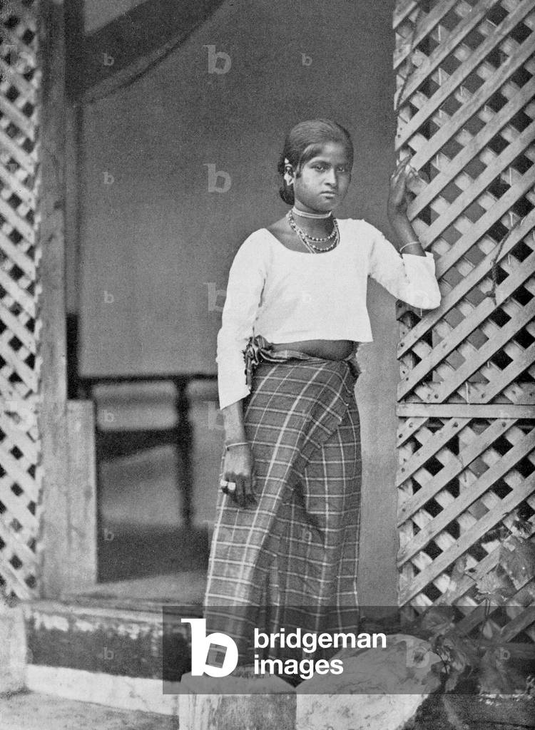 Sri Lanka: A young Sinhalese woman. Photography by Ernst Haeckel, early 20th century.