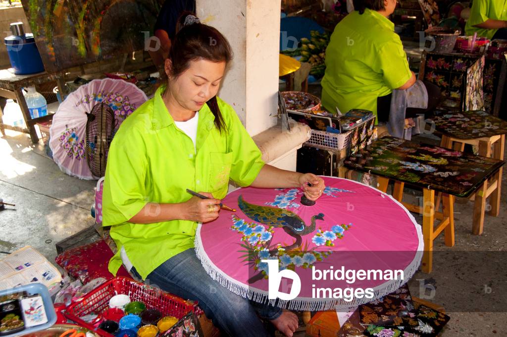 Thailand: Decorating the umbrella, Bo Sang Umbrella Village, near Chiang Mai, northern Thailand