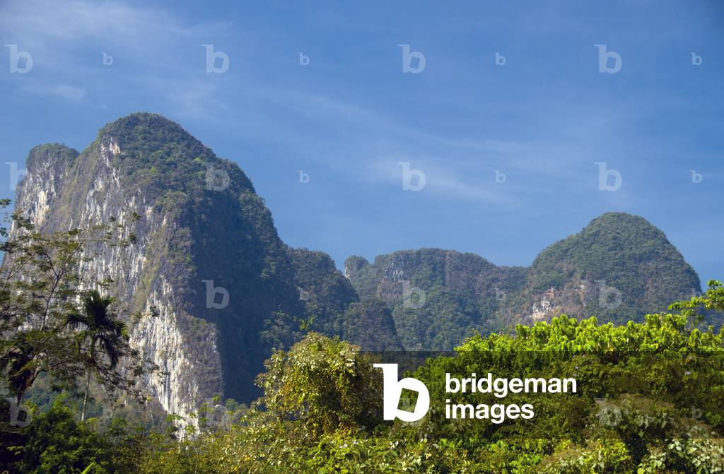 Thailand: The karst limestone peaks of Khao Sok National Park, Surat Thani Province