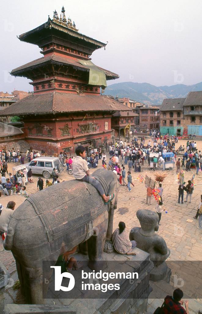Nepal: The Hindu Bhairavnath Temple seen from the steps of the Nyatapola Temple, Taumadhi Tol, Bhaktapur, Kathmandu Valley (1997)