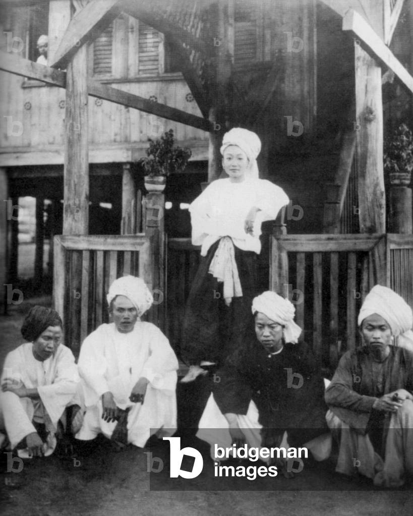 Burma / Myanmar: Princess Tip Htila of Kengtung / Kyaingtong, with attendants, early 20th century