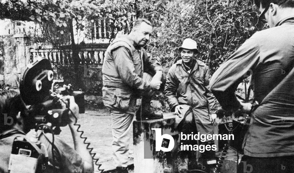 Vietnam / USA: CBS News anchorman Walter Cronkite conducts an interview in Hue during the Tet Offensive, February 1968