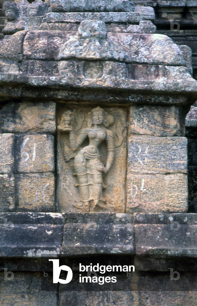 Sri Lanka: A dancer on a pillar at the top of the stone staircase at Yapahuwa, an ancient rock fortress in Sri Lanka's North Western Province (photo)