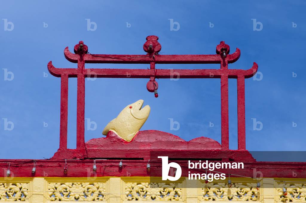 Thailand: Fish roof detail on the entrance gate leading to the Thamkong Yia Chinese shrine (joss house), Trang Town, Trang Province, southern Thailand