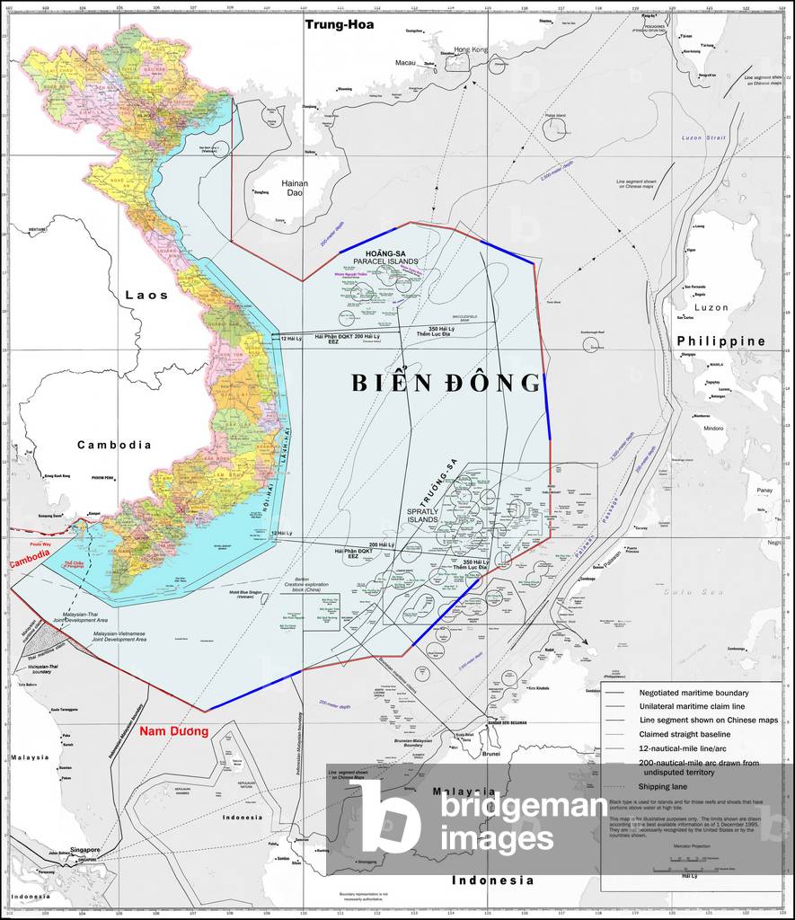 South China Sea: Map of the disputed Paracels Islands and Spratly Islands detailing the Vietnamese claim