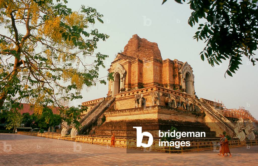 Thailand: Sun sets on the great chedi at Wat Chedi Luang, Chiang Mai, northern Thailand