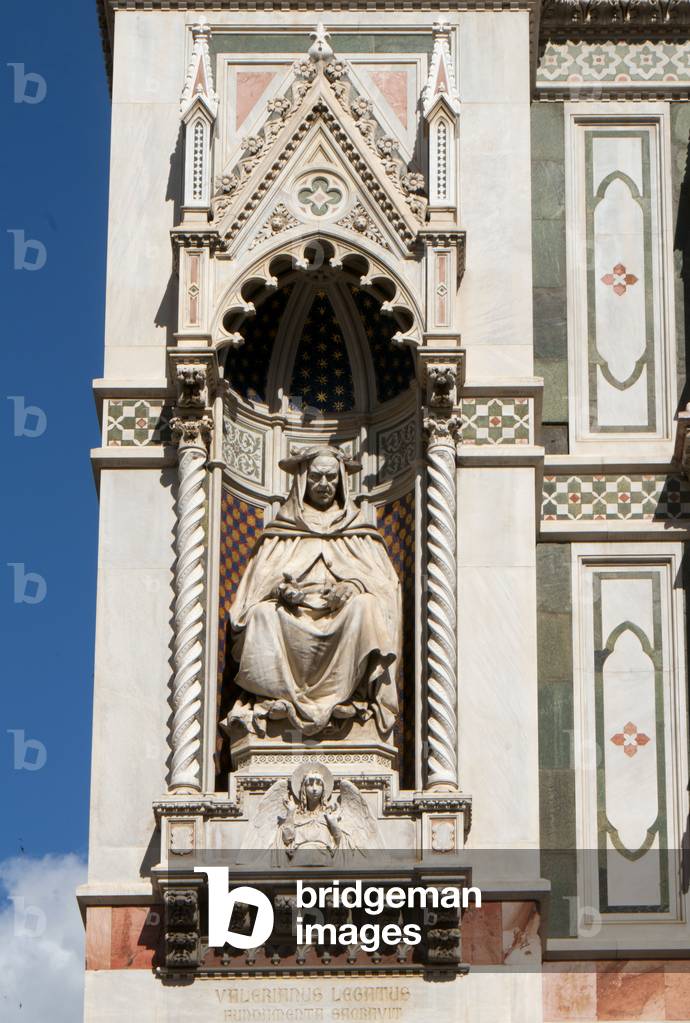 Italy: Statue detail on the left side of the facade of the Cattedrale di Santa Maria del Fiore (Cathedral of Saint Mary of the Flowers, also known as Il Duomo di Firenze), Piazza del Duomo, Florence