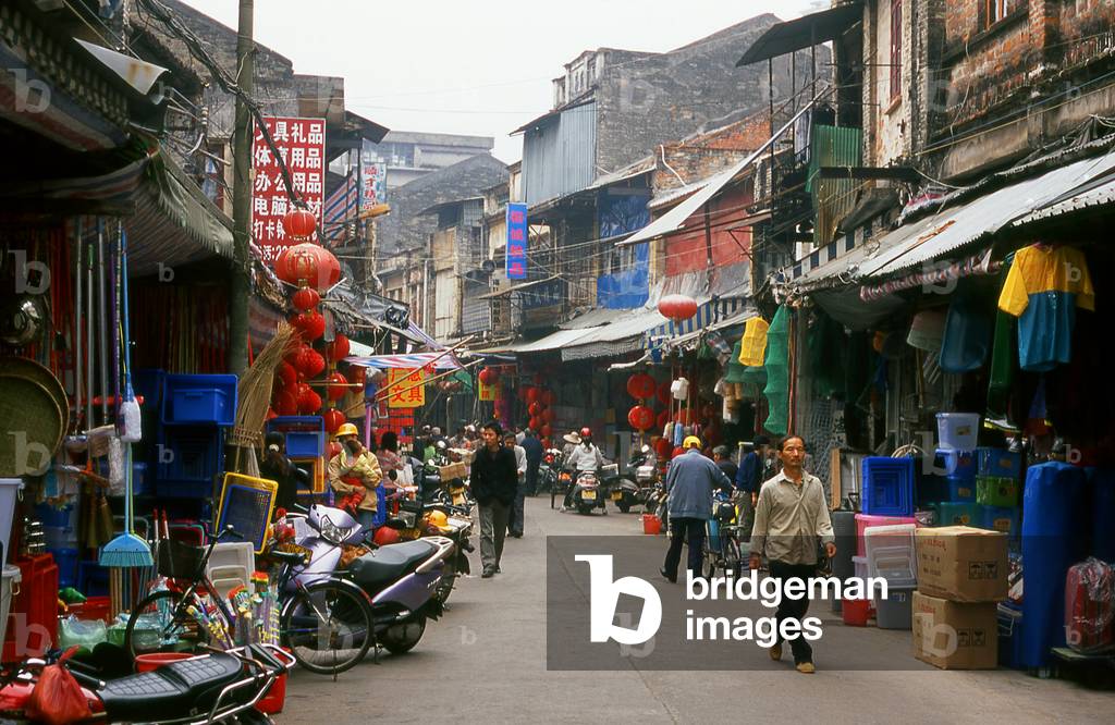 China: Street scene, Zhaoqing, Guangdong Province