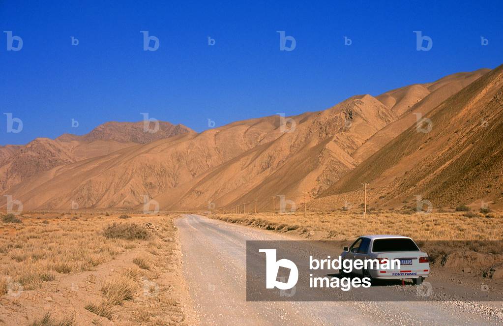 China: The foothills of the Kunlun Shan (Kunlun Mountains) near Karghilik (Karghalik or Kargilik), Xinjiang Province
