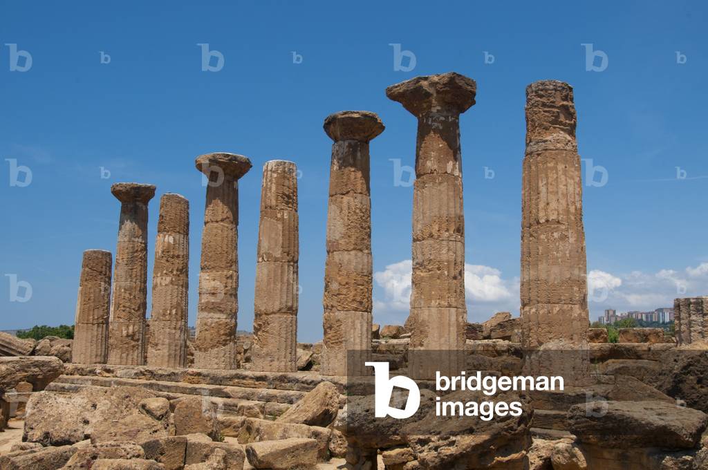 Italy: Temple of Heracles (late 6th century BCE), Valley of the Temples (Valle dei Templi), Agrigento, Sicily (photo)