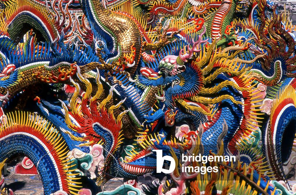 Taiwan: Dragon-adorned roof of the Nantien Temple (Nantien Guan), Nanfang Ao, Northeast Coast