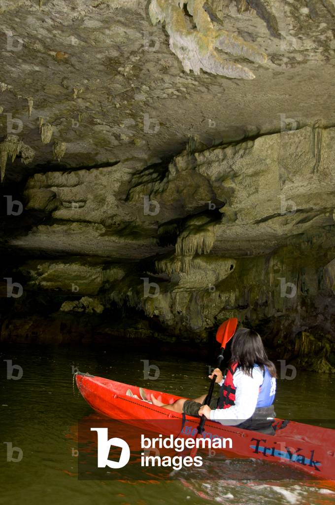 Thailand: Kayaking through the Tham Lot cave, Than Bokkharani National Park, Krabi Province