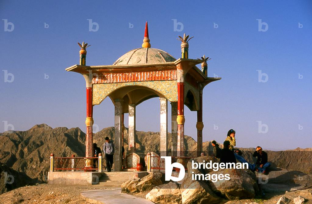 China: The tomb of Princess Tzuhola and her lover, the shepherd Tayir, at the summit of the Tiemenguan (The Iron Gate Pass), the ancient strategic strongpoint controlling the Silk Road near Korla, Xinjiang Province (photo)