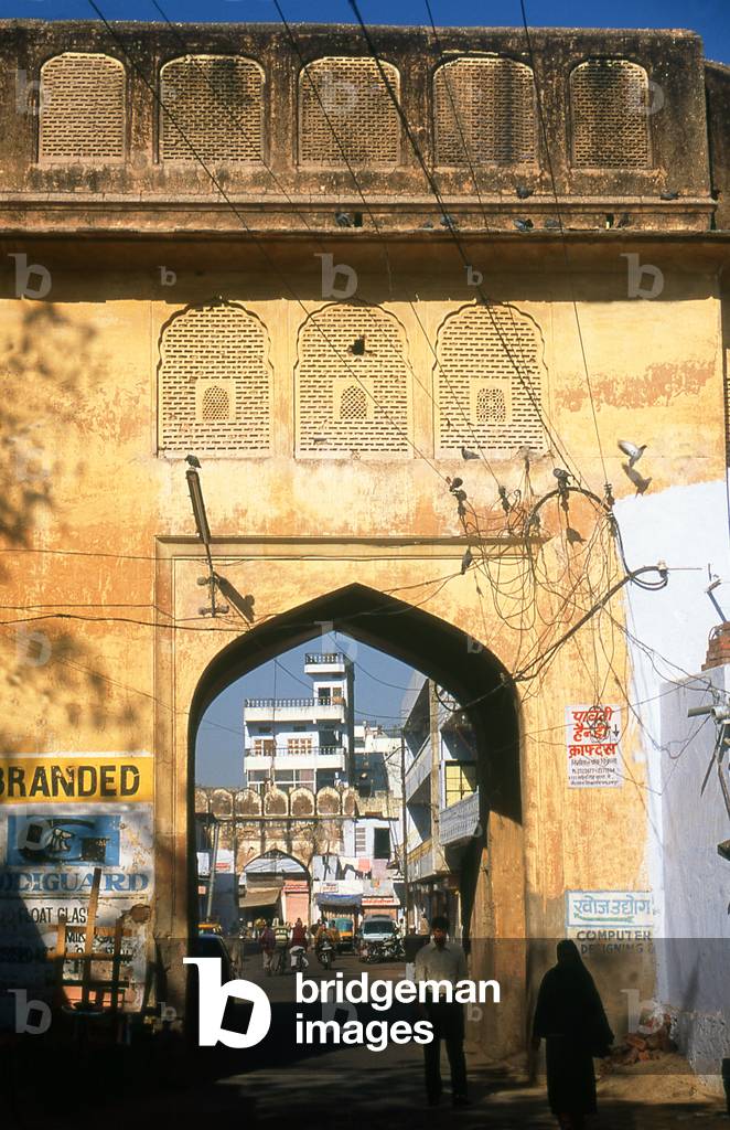 India: Gate in the old Pink City, Jaipur, Rajasthan