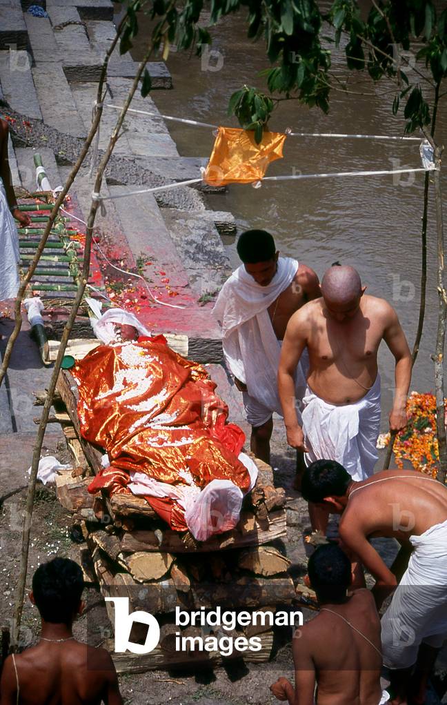Nepal: Cremation at Arya Ghat (Steps of the Nobles), Pashupatinath, Kathmandu