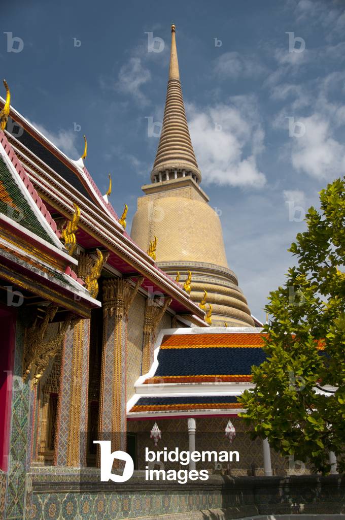 Thailand: The Sri Lankan-style chedi at Wat Ratchabophit, Bangkok