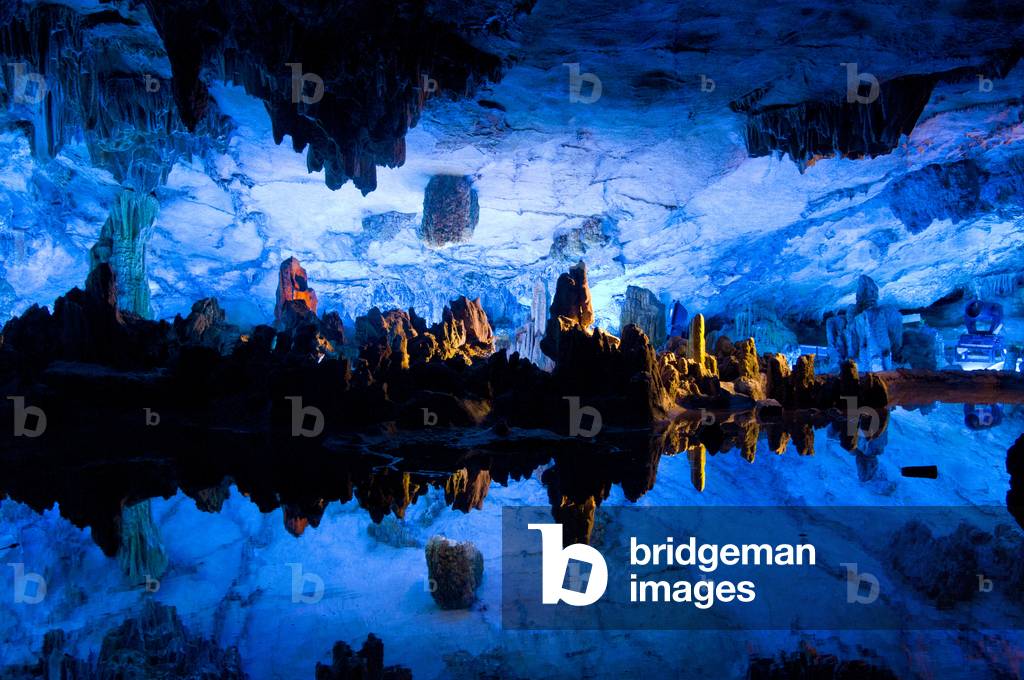 China: The 'Crystal Palace of the Gragon King', Reed Flute Cave, Guilin, Guangxi Province