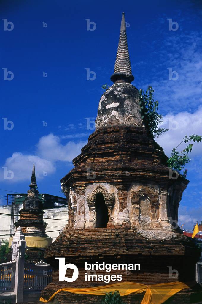 Thailand: The octagonal chedi in the grounds of the Chiang Mai City Arts and Culture Centre, Wat Sadeu Muang (aka Wat Inthakin), Chiang Mai