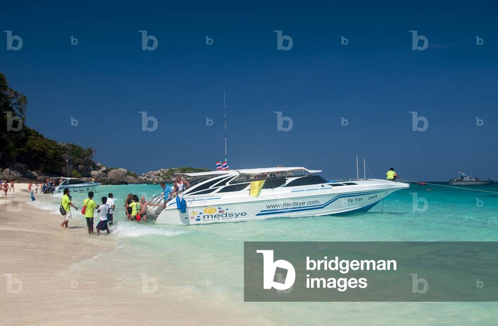 Thailand: Visitors arriving on Ko Miang (Island 4), Similan Islands
