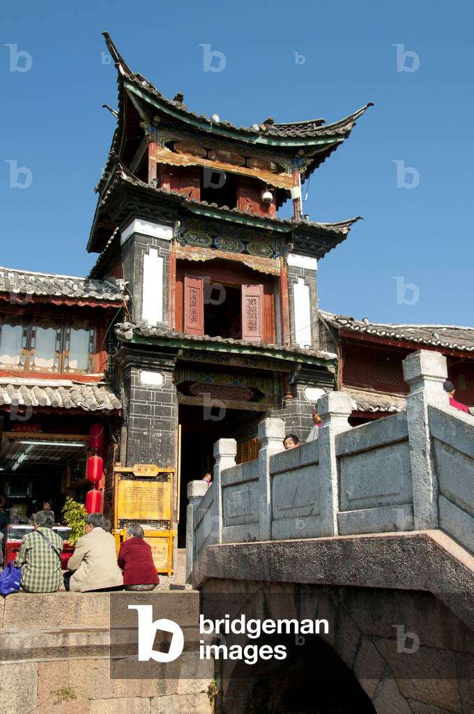 China: Old Market Square (Sifang Jie), Lijiang Old Town, Yunnan Province