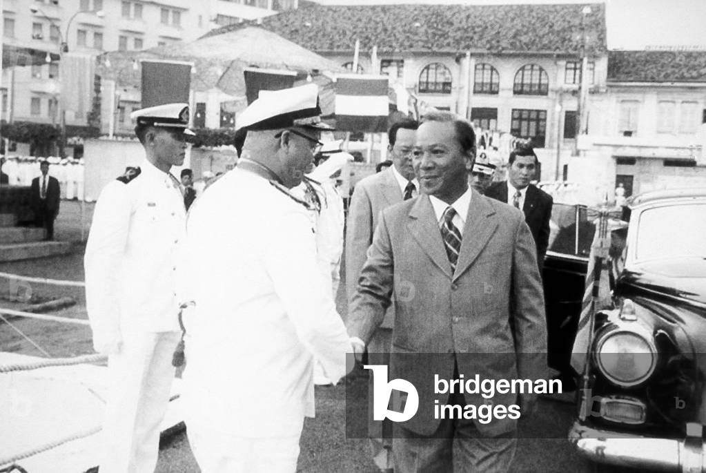 Vietnam: Nguyen Van Thieu, President of South Vietnam 1967-1975 greets Rear Admiral Tran Van Quoc of the Republic of Vietnam Navy (1969)