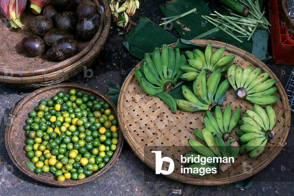 Vietnam: Fruit stall in a Vietnamese market