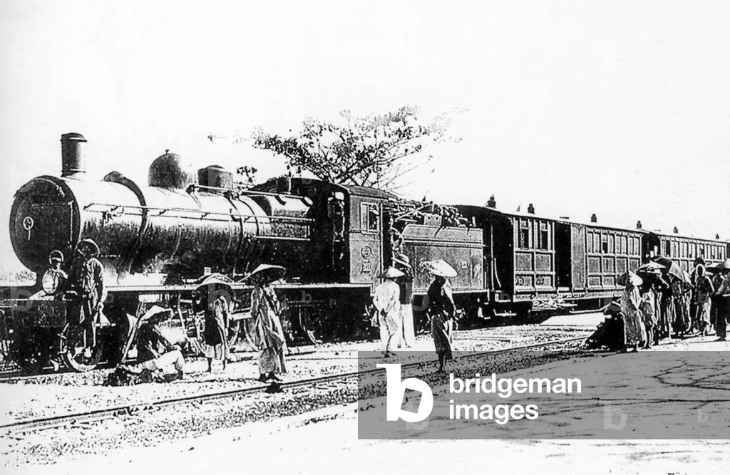 Vietnam: A steam locomotive on the Danang to Hue railway line (early 20th century)