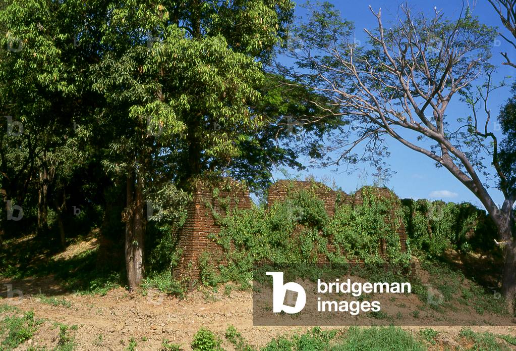 Thailand: An old bastion of the city walls of Kamphaeng Phet Historical Park