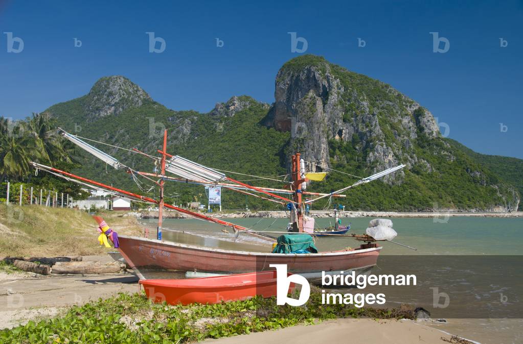 Thailand: Fishing boats, Hat Wa Kaw (Wa Kaw Beach), Prachuap Khiri Khan Province, southern Thailand