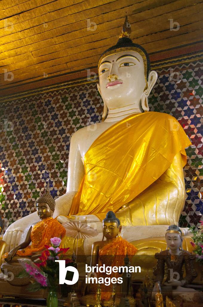 Thailand: Buddha within the viharn at Wat Nong Kham (Pa O temple), Chiang Mai