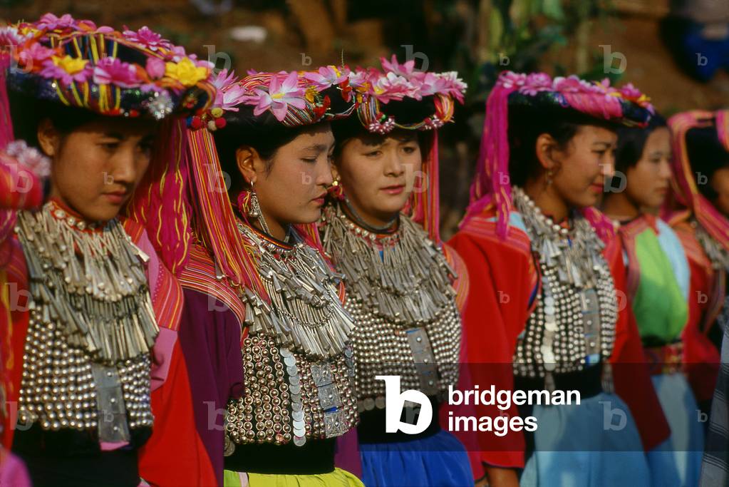 Thailand: Lisu women dressed in their finest costumes for Lisu New Year celebrations, Chiang Mai Province, northern Thailand (photo)