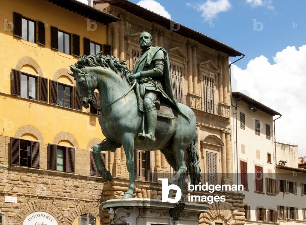 Italy: Equestrian statue of Cosimo Medici (1389 - 1464), Piazza della Signoria, Florence. Sculpted by Giambologna (1529 - 1608)