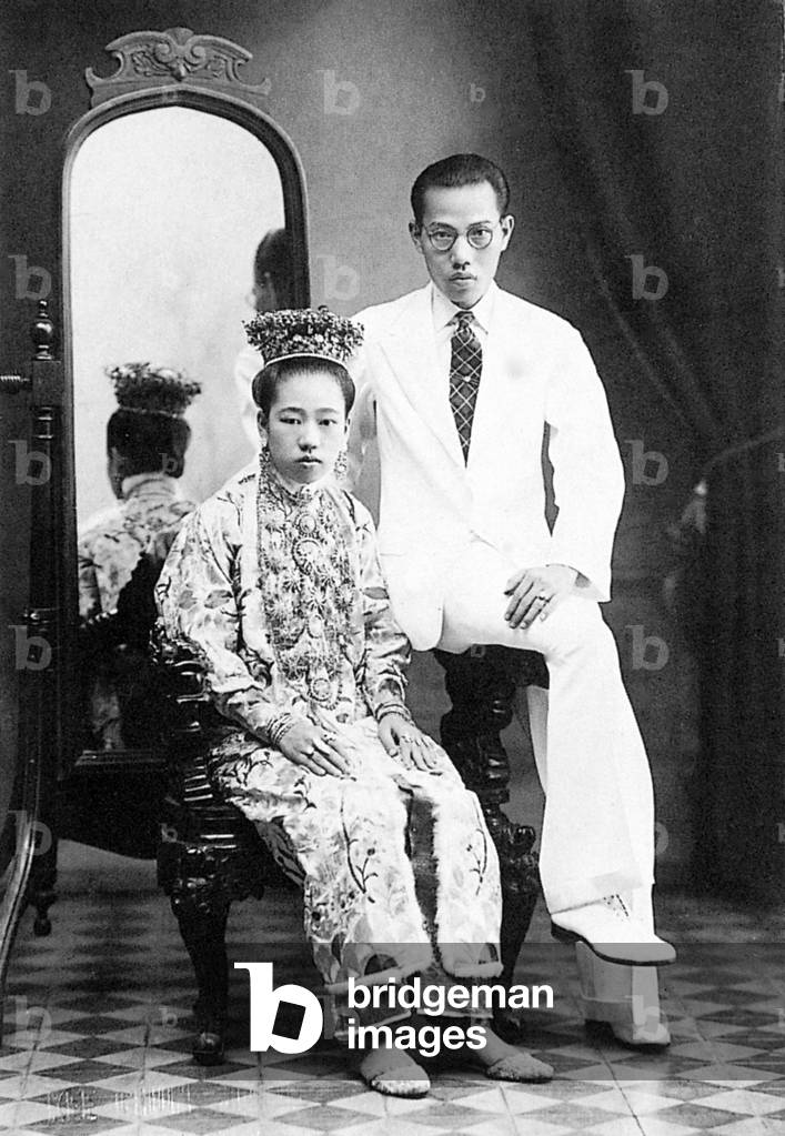 Malaysia / Singapore: A Peranakan bride and groom, early-mid 20th century