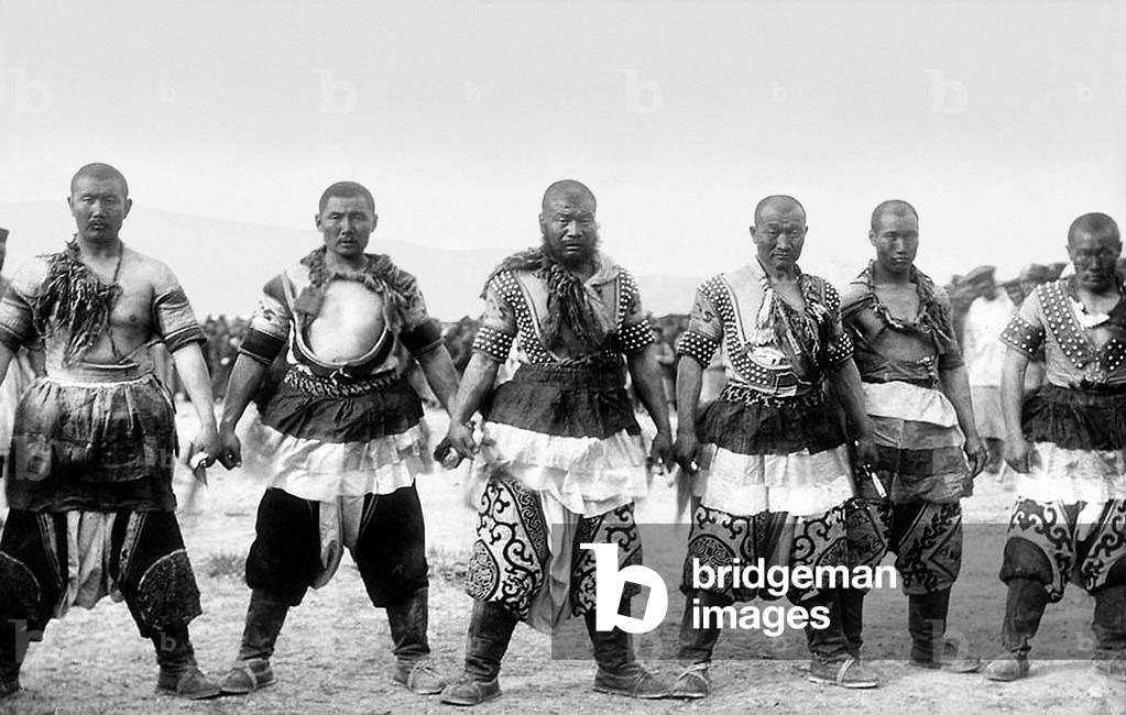 China: Six strongmen in traditional dress, northern China, William Purdom, 1909 (photo)