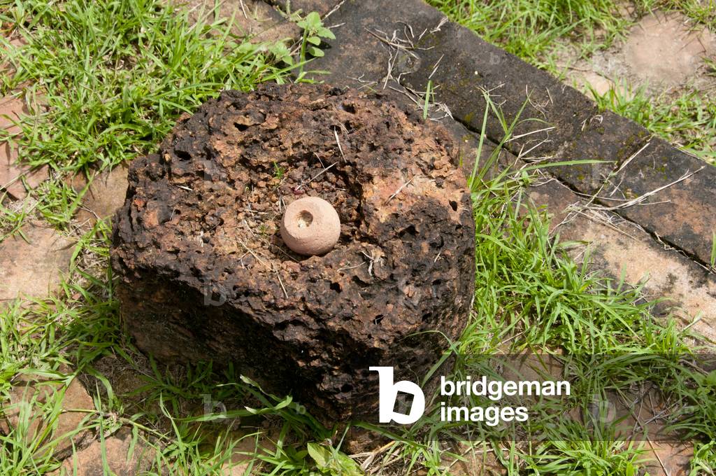 Thailand: Remnants of a pillar, Wat Thatkhao, Wiang Kum Kam, Chiang Mai