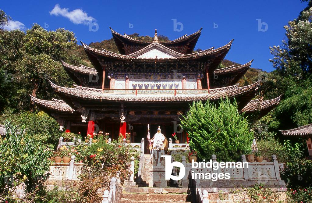 China: The 17th century Five Phoenix Hall (Wufeng Lou), Black Dragon Pool Park (Heilóngtán), Lijiang, Yunnan Province