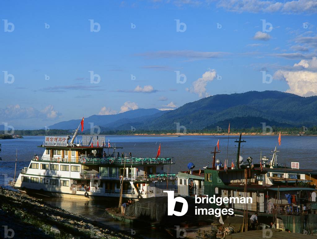 Thailand: Chinese boats on the Mekong River at Chiang Saen, Chiang Rai Province, Northern Thailand