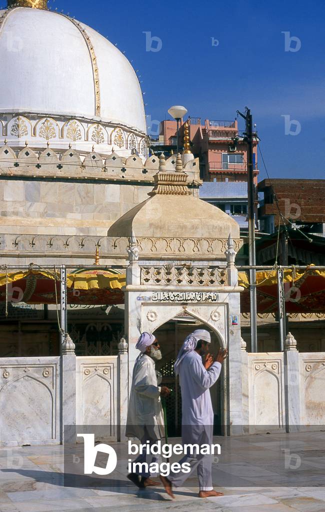 India: Pilgrims at the Dargah Sharif of Sufi saint Moinuddin Chishti, Ajmer, Rajasthan
