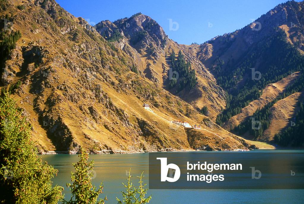 China: Tian Chi (Heaven Lake) in the Tian Shan (Heavenly Mountains), Xinjiang Province (photo)