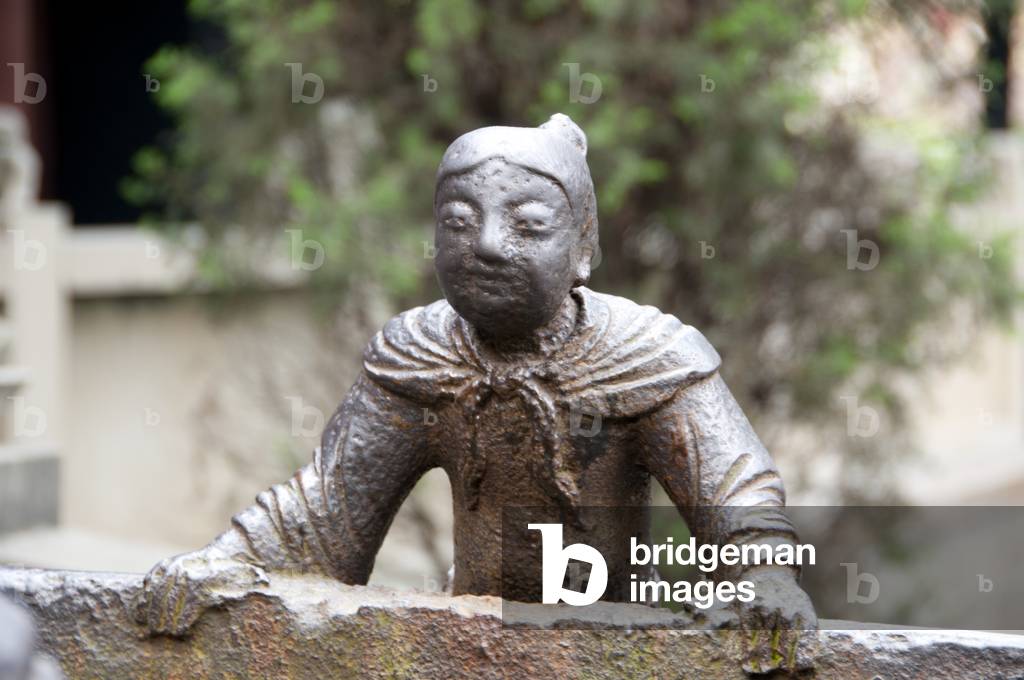 China: Figures adorn an incense urn, Wuhou Ci (Wuhou Ancestral or Memorial Hall), Chengdu, Sichuan Province