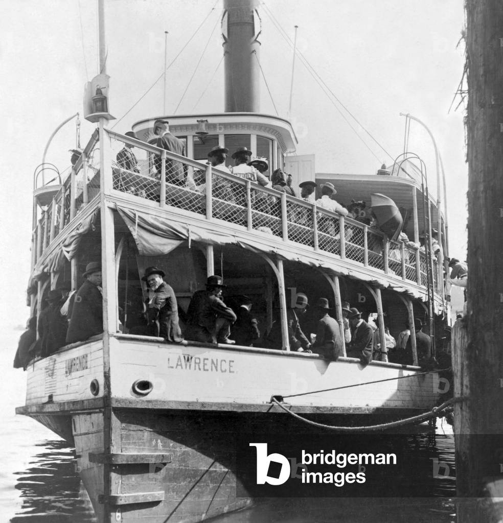 USA: The 1900 Galveston Hurricane. 'Galveston disaster, people leaving the city after the flood', 1900