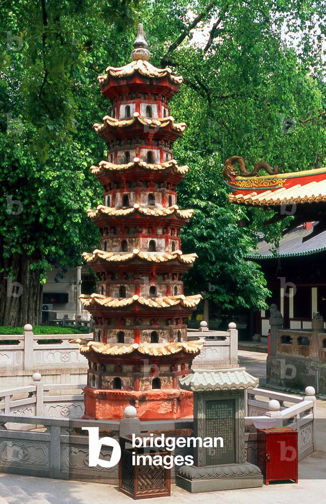 China: The Yifa Pagoda built on a hair of Hui Neng, the 6th Patriarch of Zen Buddhism, Temple of Bright Filial Piety (Guangxiao Si), Guangzhou, Guangdong Province