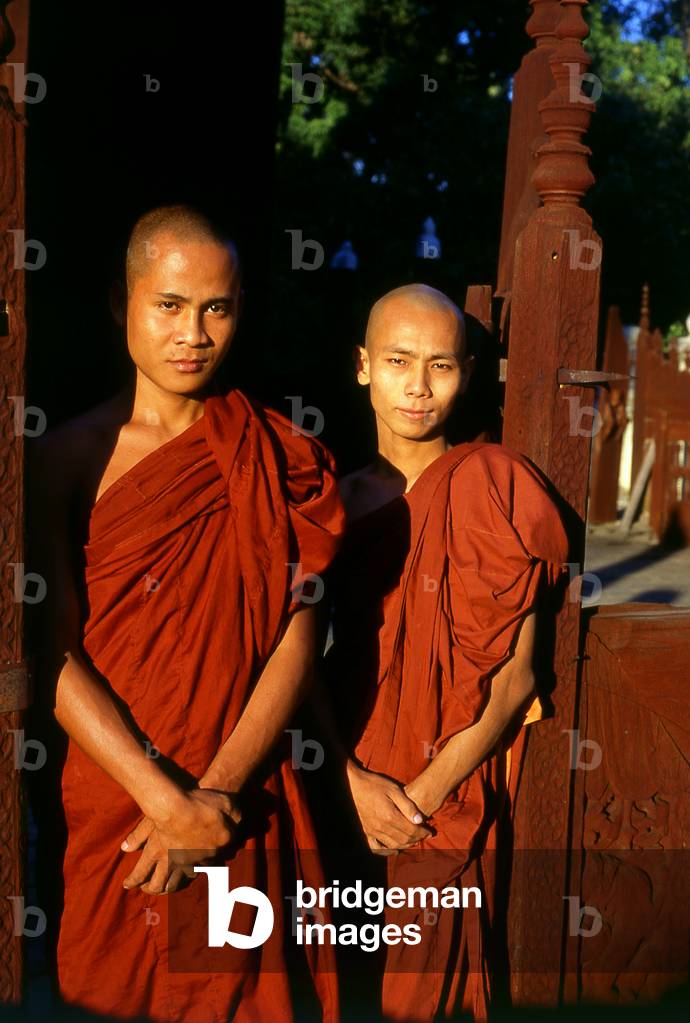 Burma / Myanmar: Two young monks at Shwe In Bin Kyaung (temple), Mandalay