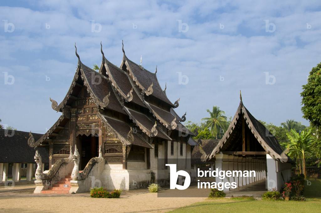 Thailand: Old viharn with surrounding cloister, Wat Ton Kwen, Chiang Mai